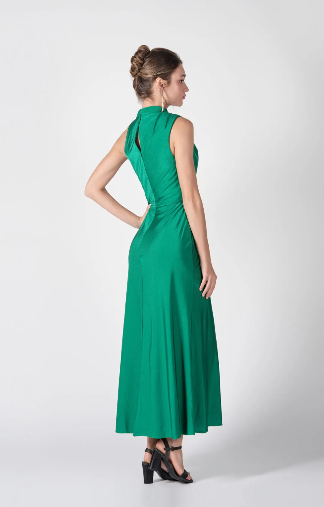 Half High Neck Fitting Bodice Flowing Dresses