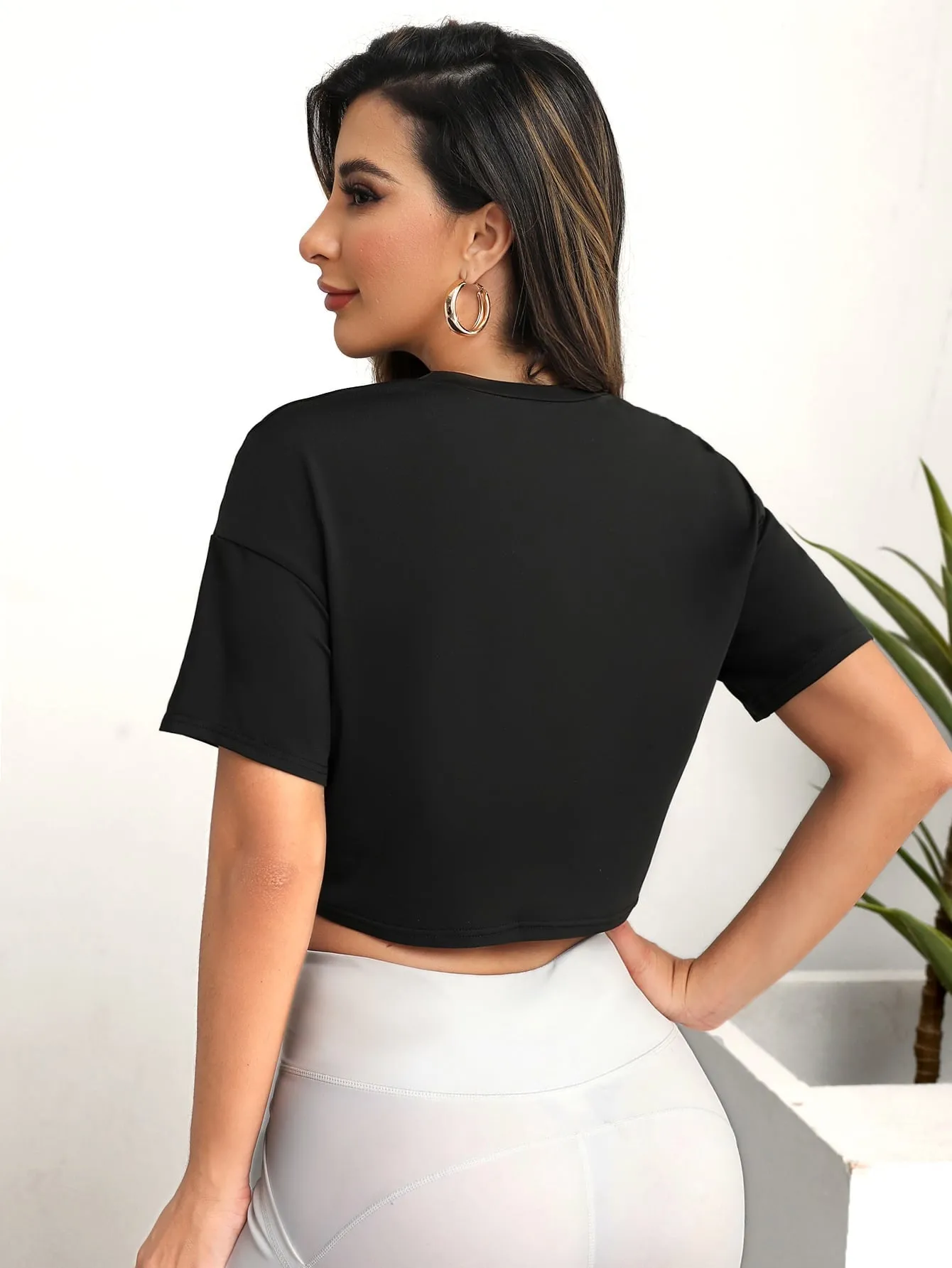 Letter Graphic Crop Active Tee SS23 FD