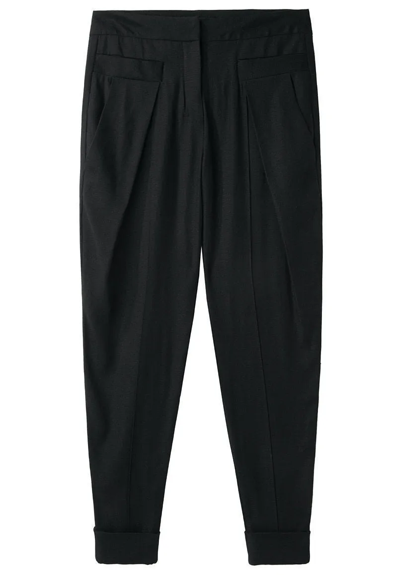 Lightweight Pleated Trouser