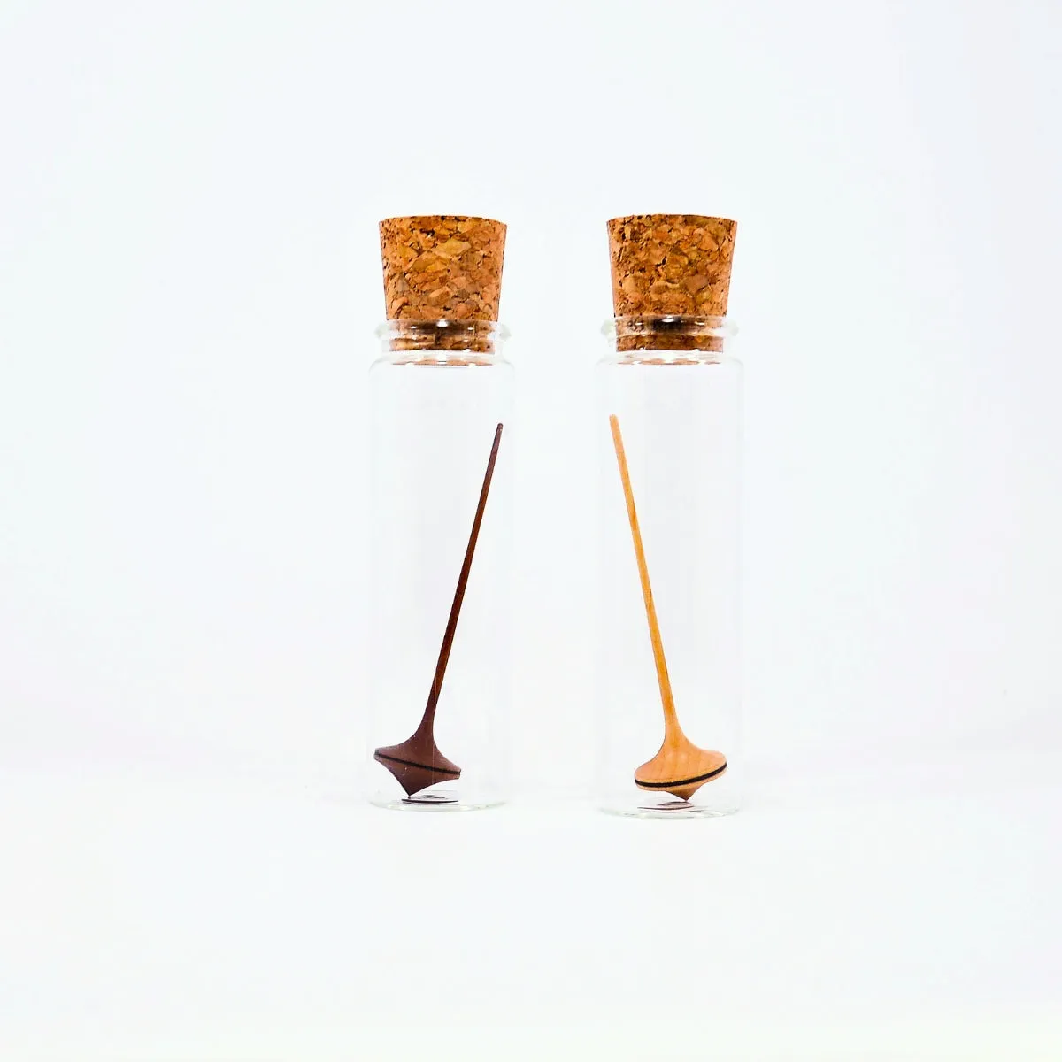 Mader Miniature Spinning Top in Glass Trumpo
