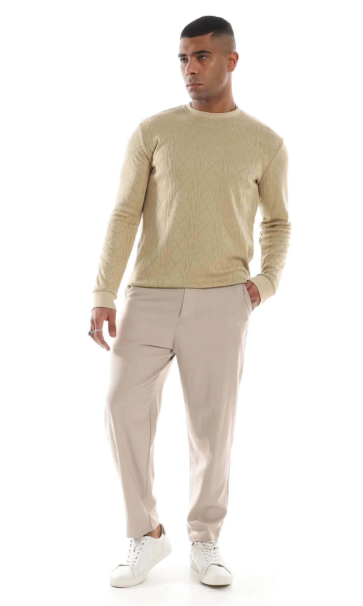 O160532 Round Neck Cozy Knitted Beige Pullover
