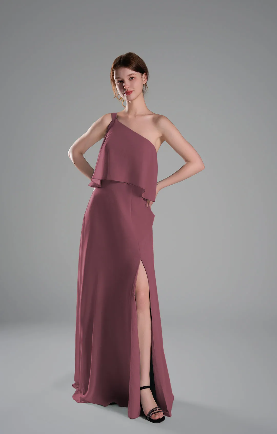 One-Shoulder Pleated Side Slit Flowing Dresses