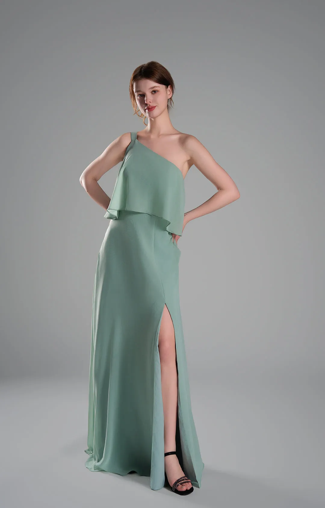 One-Shoulder Pleated Side Slit Flowing Dresses