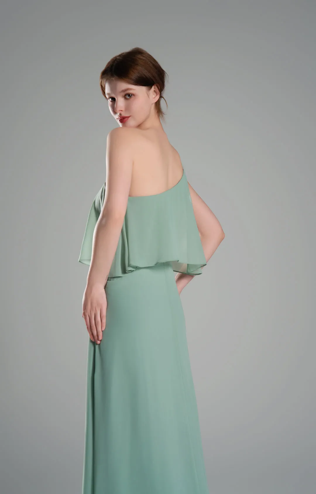 One-Shoulder Pleated Side Slit Flowing Dresses